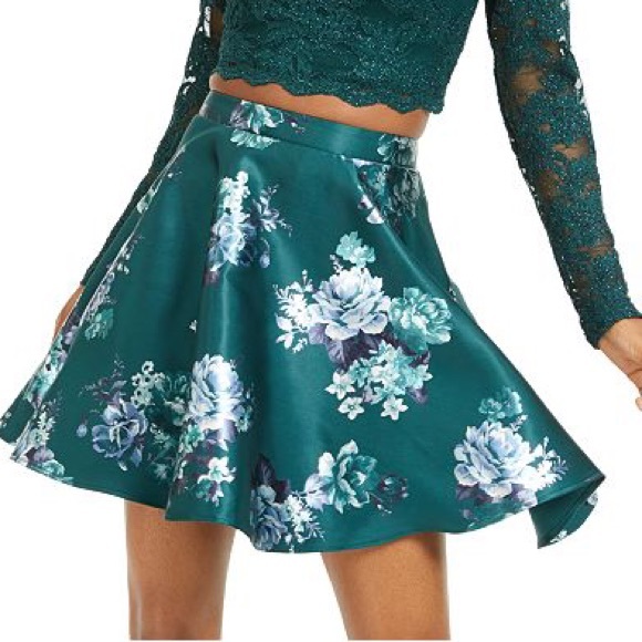 City Studios Green Floral Skirt - Picture 2 of 3